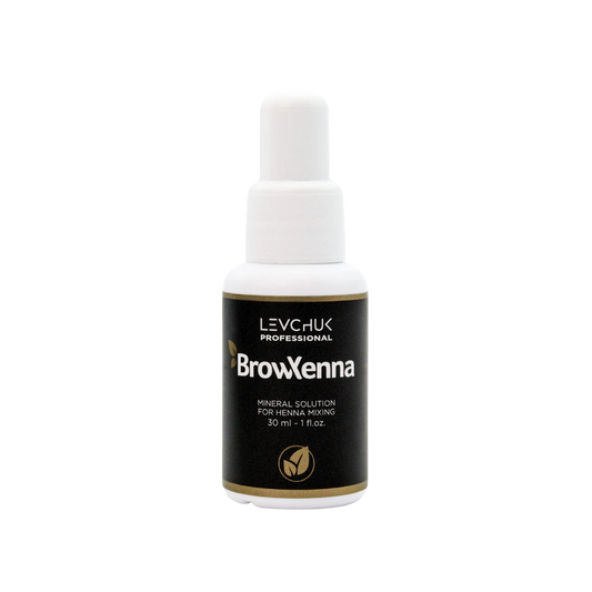 Mineral solution for henna mixing 30 ml, BrowXenna
activador profesional y puro, formulado para mezclar con henna de cejas, que potencia la pigmentación y duración sin impurezas.