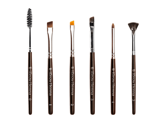 Descubre los pinceles Brow Xenna, ideales para trabajos de precisión en cejas. Diseñados para uso profesional, ofrecen cerdas ultra finas y mangos ergonómicos que garantizan comodidad y resultados perfectos. Compatibles con henna y maquillaje